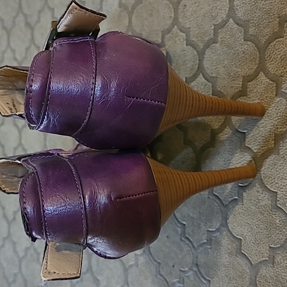 Heels - Picture 2 of 3